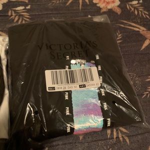 VS PINK SET FLIP SEQUINS